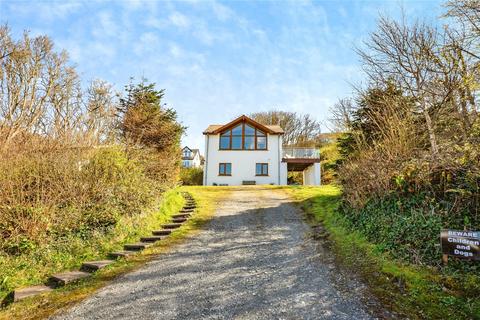 3 bed property, in Tresaith, £550,000