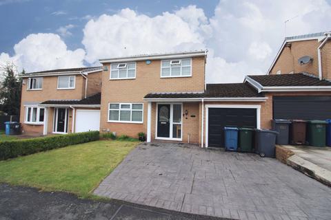 3 bed property, in Denholme, £235,000