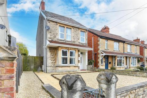 4 bed property, in Frome Road, £345,000