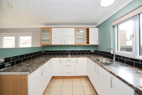3 bed property, in Heol Celyn, £200,000