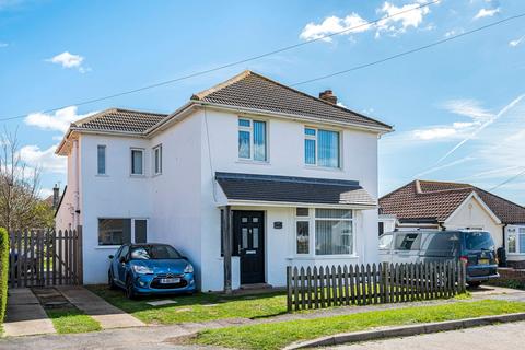 5 bed property, in Slindon Avenue, £575,000