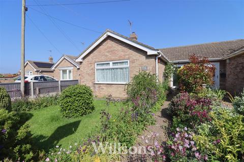 2 bed property, in Church Lane, £169,995