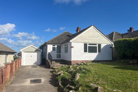 2 bed property, in Manwell Road, £465,000