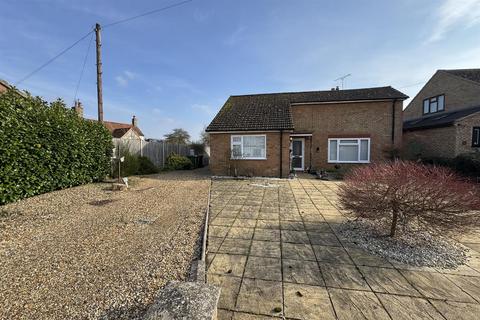 3 bed property, in Church Lane, £270,000