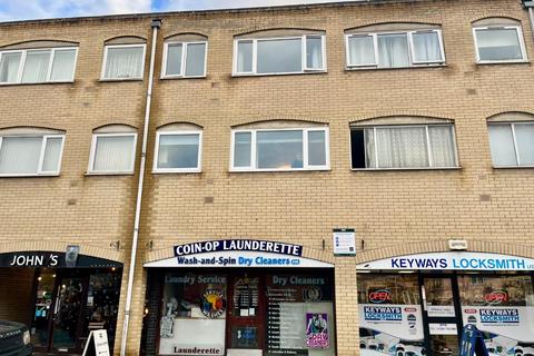 Studio, in Stamford Court, £65,000