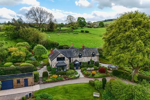 4 bed property, in Tynycoed, £775,000