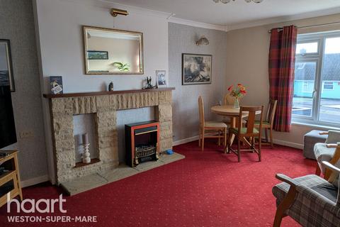 2 bed property, in Tormynton Road, £270,000
