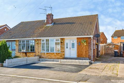 2 bed property, in Fenton Road, £210,000