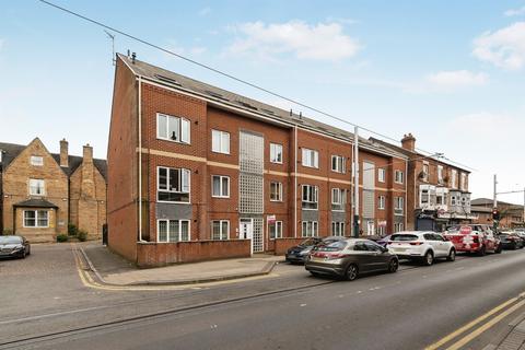 3 bed property, in Radford Road, £150,000