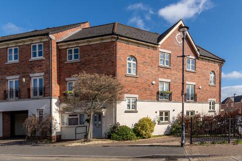 4 bed property, in Sansome Place, £425,000