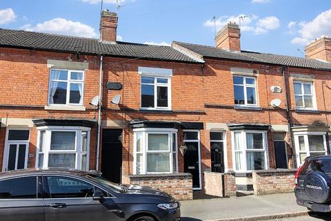 2 bed property, in Clifford Street, £185,000