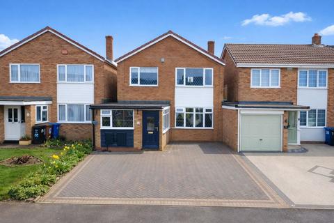 4 bed property, in Rochester Avenue, £325,000