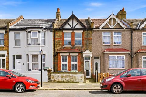 3 bed property, in Eldon Road, £590,000