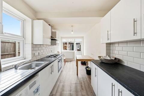 3 bed property, in Eldon Road, £550,000
