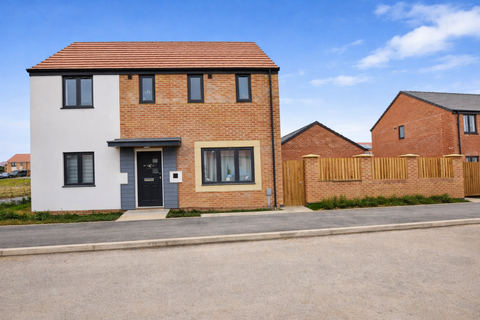 3 bed property, in Mandevilla Way, £310,000