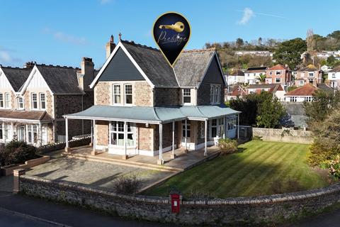 4 bed property, in Bicclescombe Park Road, £850,000