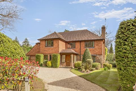5 bed property, in Chanctonbury Drive, £1,650,000