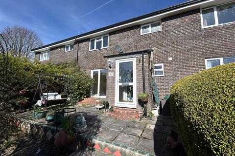 3 bed property, in Queen Elizabeth Road, £140,000