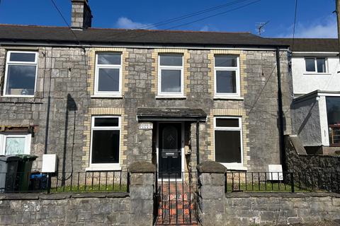 4 bed property, in The Villa, £450,000