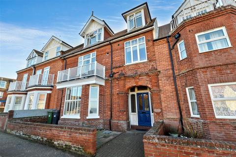 2 bed property, in West Cliff, £269,000