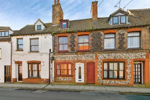 3 bed property, in Norfolk Street, £120,000