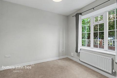 2 bed property, in Brook House Lane Stoke-On-Trent ST2 8NE, £180,000