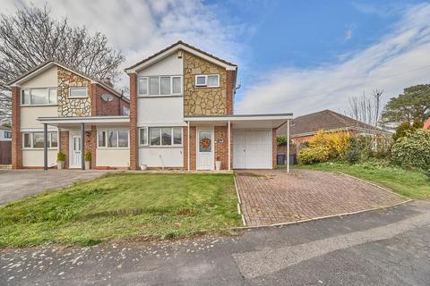 3 bed property, in Friary Close, £280,000