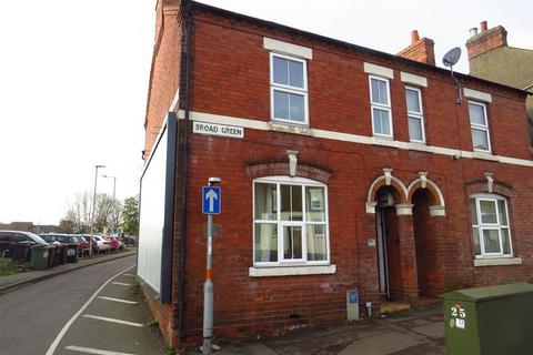 2 bed property, in Broad Green, £175,000