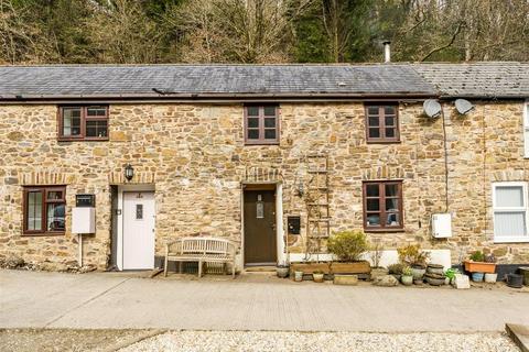 3 bed property, in Oakford, £295,000