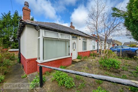 2 bed property, in Cross Lane, £140,000