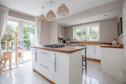 3 bed property, in St Faiths Road, £425,000