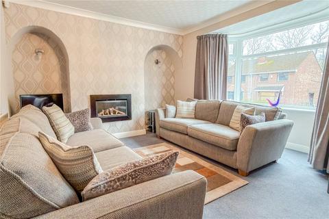 2 bed property, in Miriam Street, £250,000