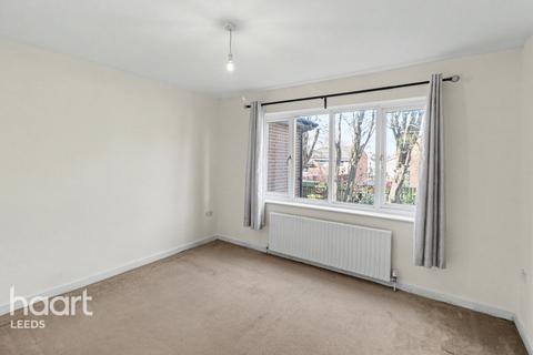 6 bed property, in Wilfred Terrace, £450,000