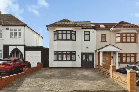 4 bed property, in Clayhall Avenue, £700,000