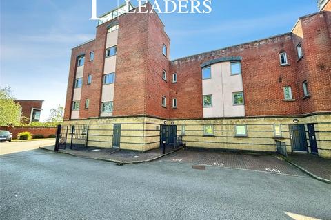 2 bed property, in Station Road, £120,000