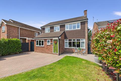 4 bed property, in Chesterfield S42, £495,000