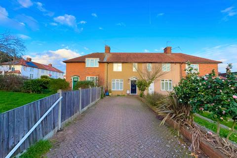 3 bed property, in Cressingham Road, £465,000