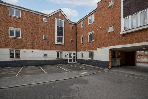 2 bed property, in Auriga Court, £125,000