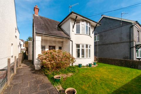 3 bed property, in Llys Gwyn, £285,000