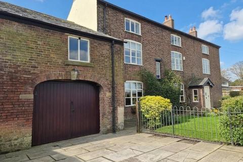 5 bed property, in Hall Cross Farm, £675,000