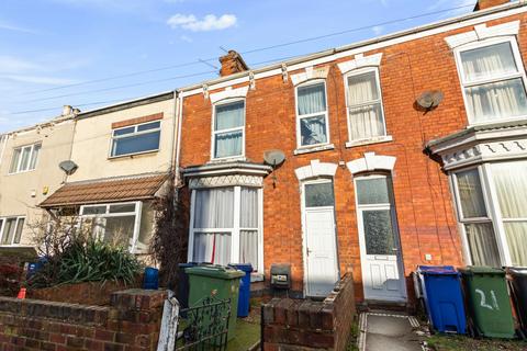 3 bed property, in Tasburgh Street, £67,500