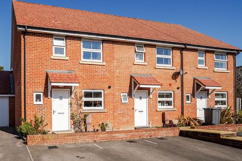 2 bed property, in Dunlin Close, £300,000