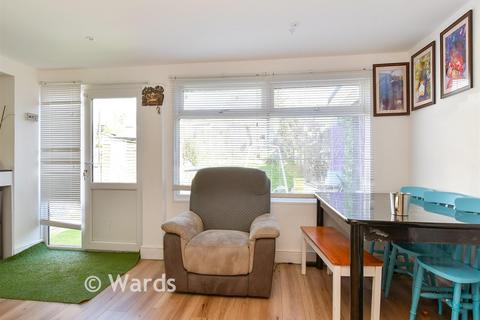 2 bed property, in St. William's Way, £350,000