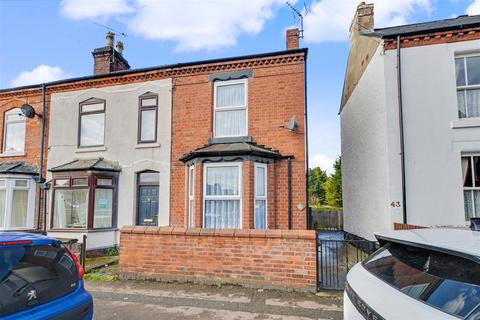 3 bed property, in College Street, £180,000