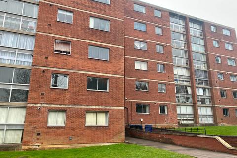 1 bed property, in Lyndwood Court, £80,000