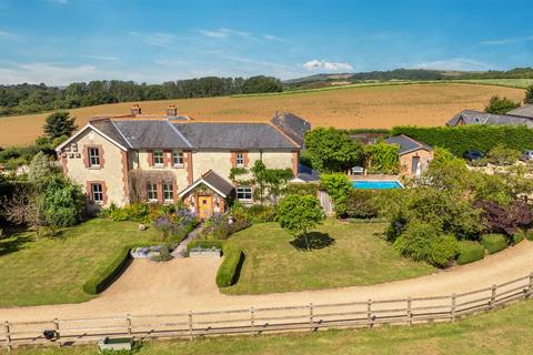5 bed property, in Alverstone, £1,575,000