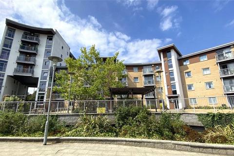 2 bed property, in Kelvin Gate, £210,000