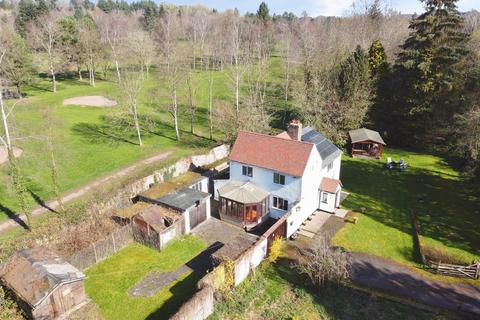 2 bed property, in Comberton Road, £800,000