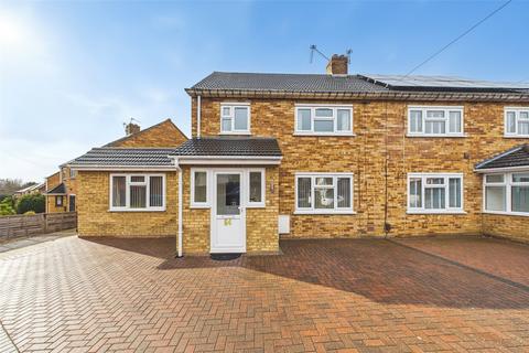 4 bed property, in Queensway, £535,000