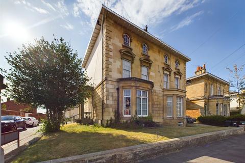 4 bed property, in Eldon Road, £500,000